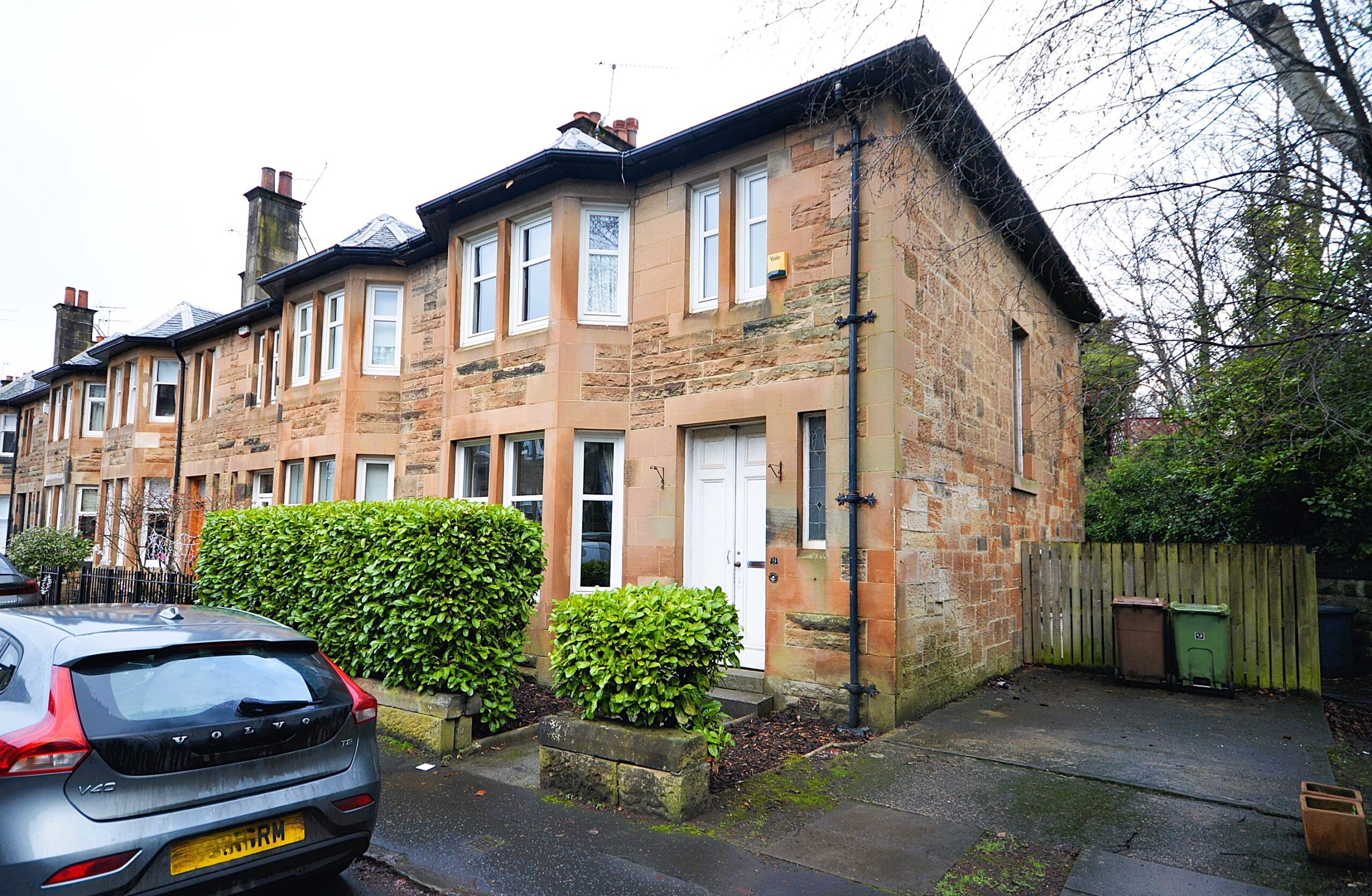 Orchard Park, Giffnock. £2000 pcm