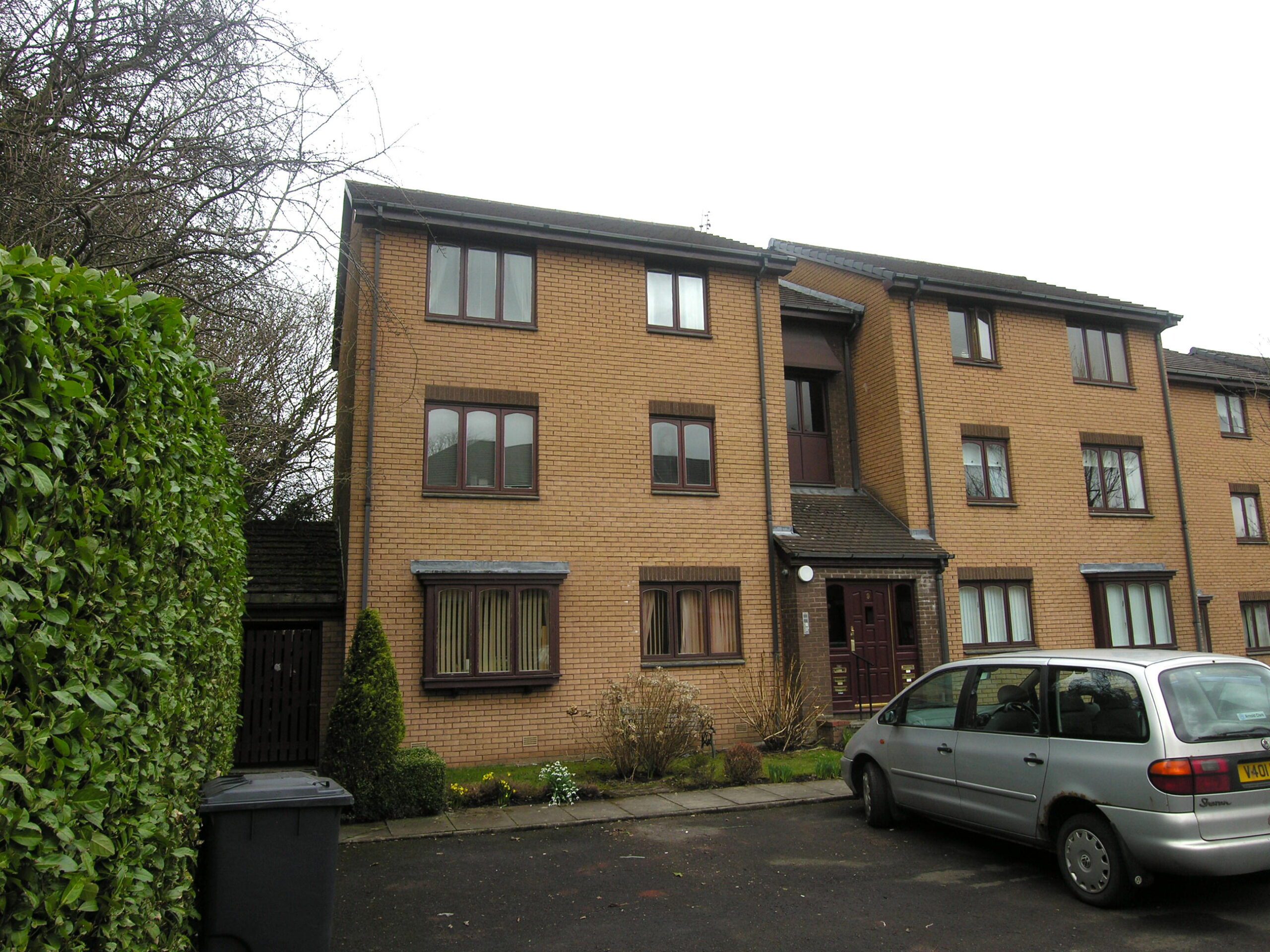 9 Burnfield Gardens